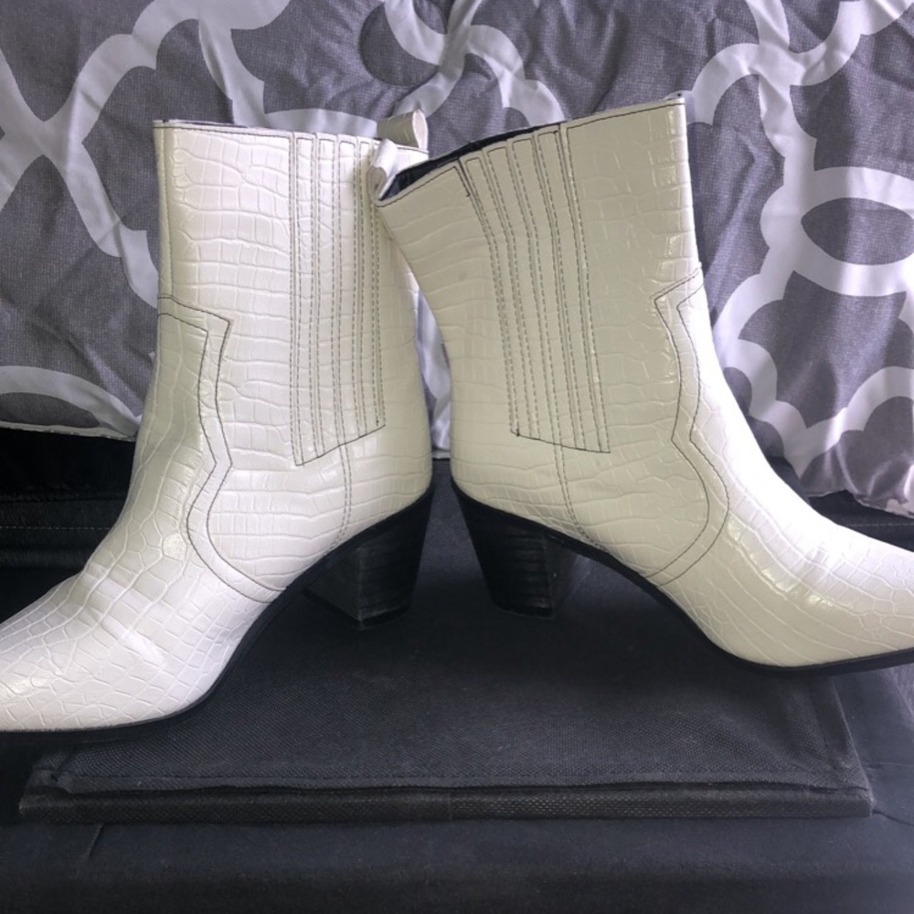 Boots - Picture 2 of 4